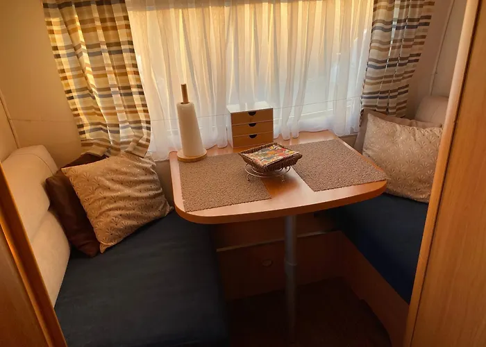 La Croisee, Caravane Avec Toilette Et Lavabo - Particulier